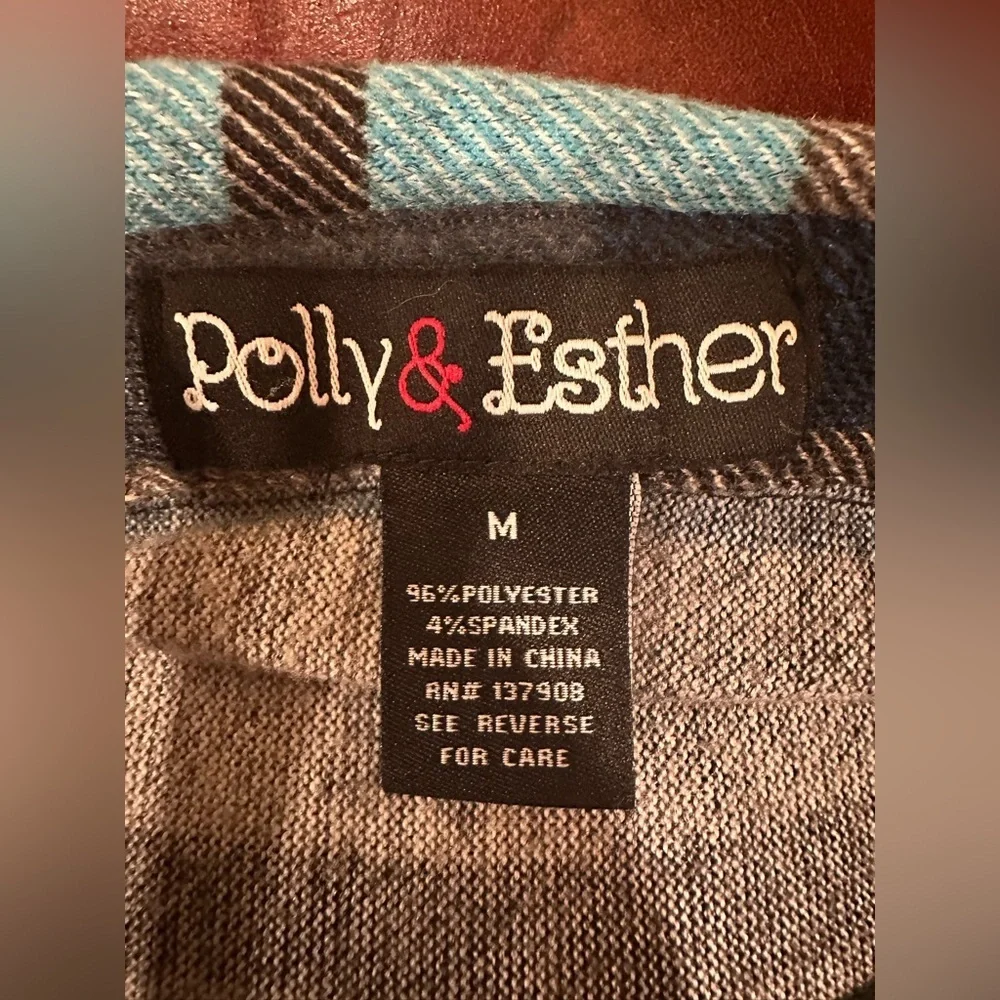 Polly & Esther Red Plaid Button Down Shirt Medium - Picture 7 of 7